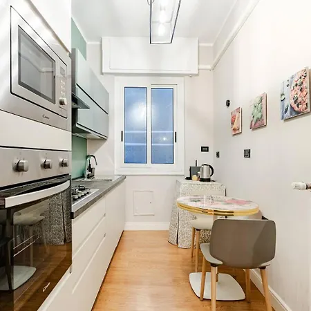 Apartment I Portici Di Sottoripa -1 Minuto A Piedi Dall'acquario Genoa